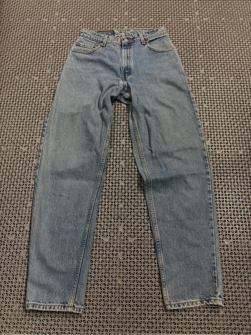 Vintage Levi's 560 Straight Leg Medium Wash Blue Jeans - Y2K